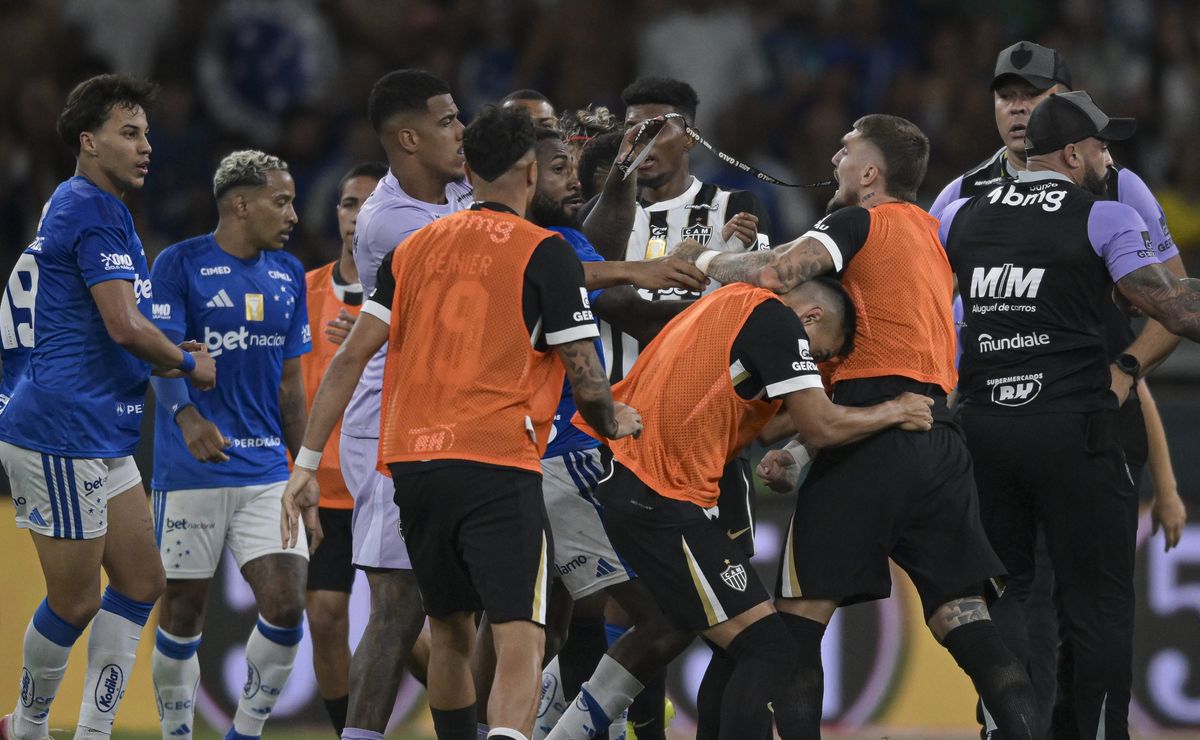 Es compañero de Iván Román, provocó batalla entre Cruzeiro y Mineiro, y ahora habla sobre polémica reacción
