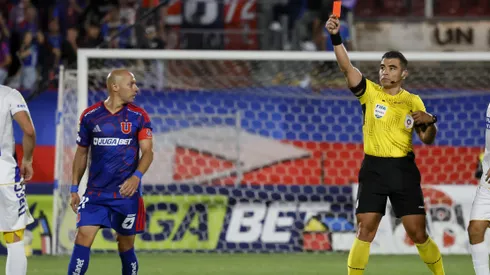 Carepato fue expulsado en el duelo ante el Campanil.
