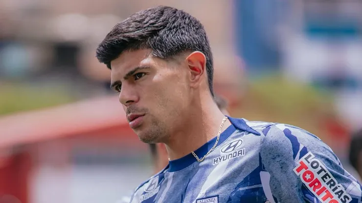 Pavez es fijo en Alianza Lima y ya es puntero en Perú
