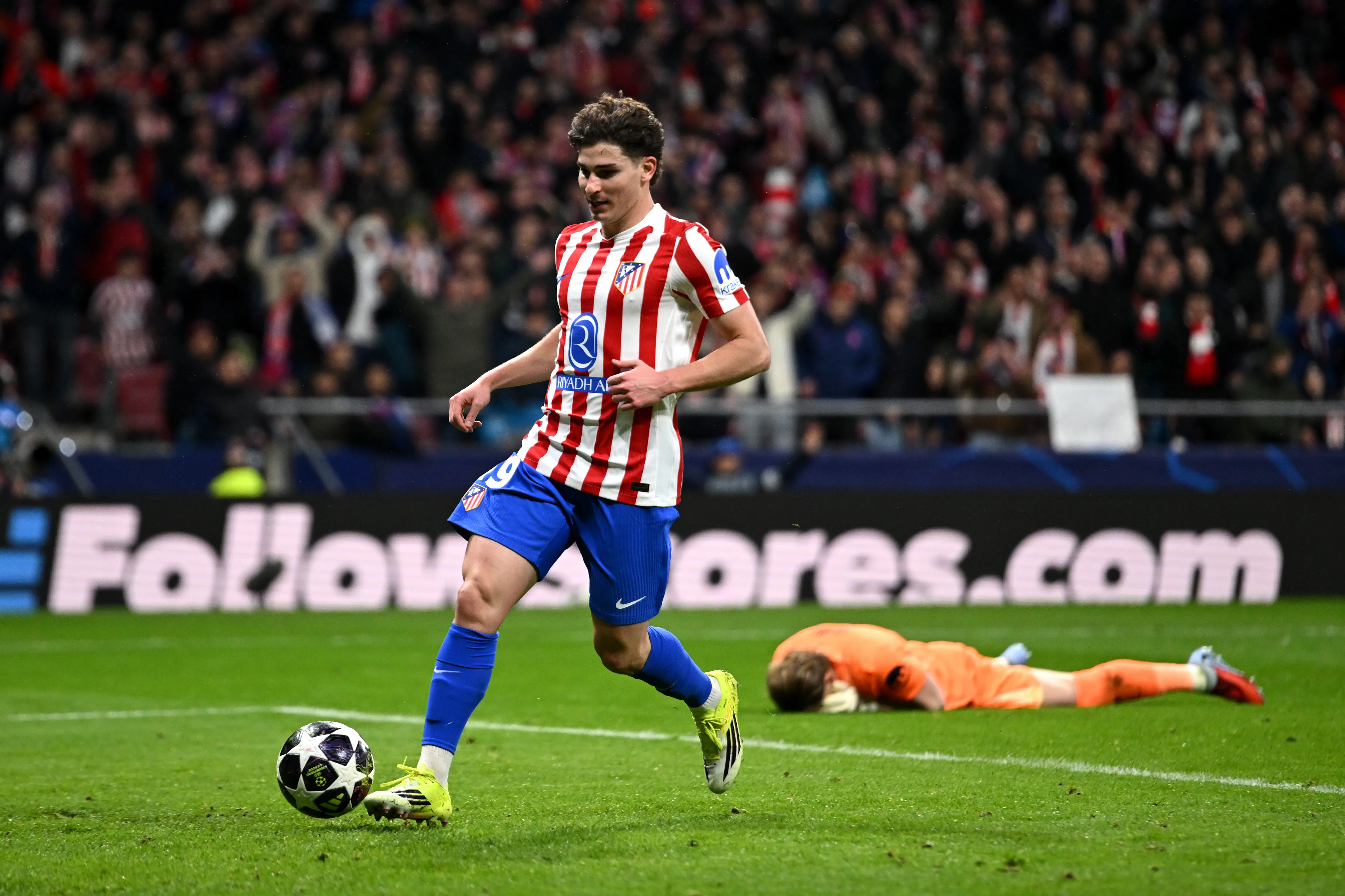 El horrible error de Kinsky en el gol de Julián Álvarez | Getty Images