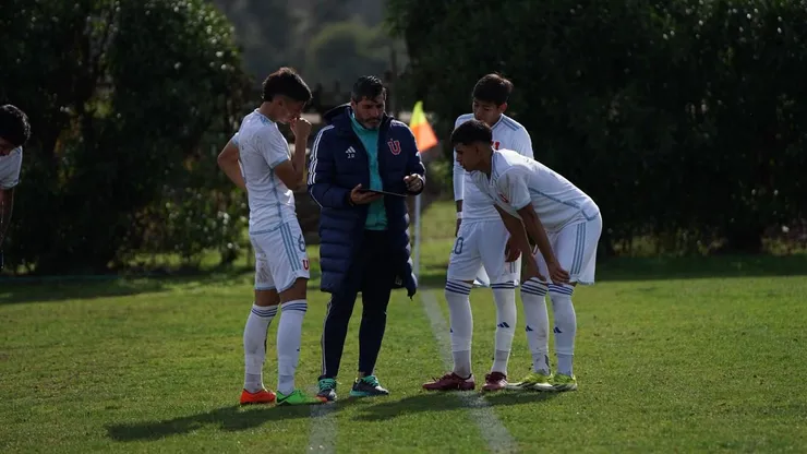 John Valladares, el DT de la Sub 20 de la U, asume como interino.