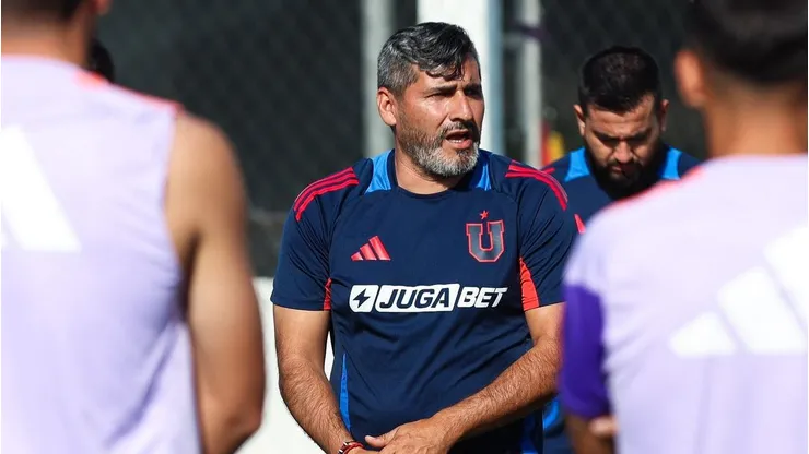 Jhon Valladares lideró su primer entrenamiento en la U.
