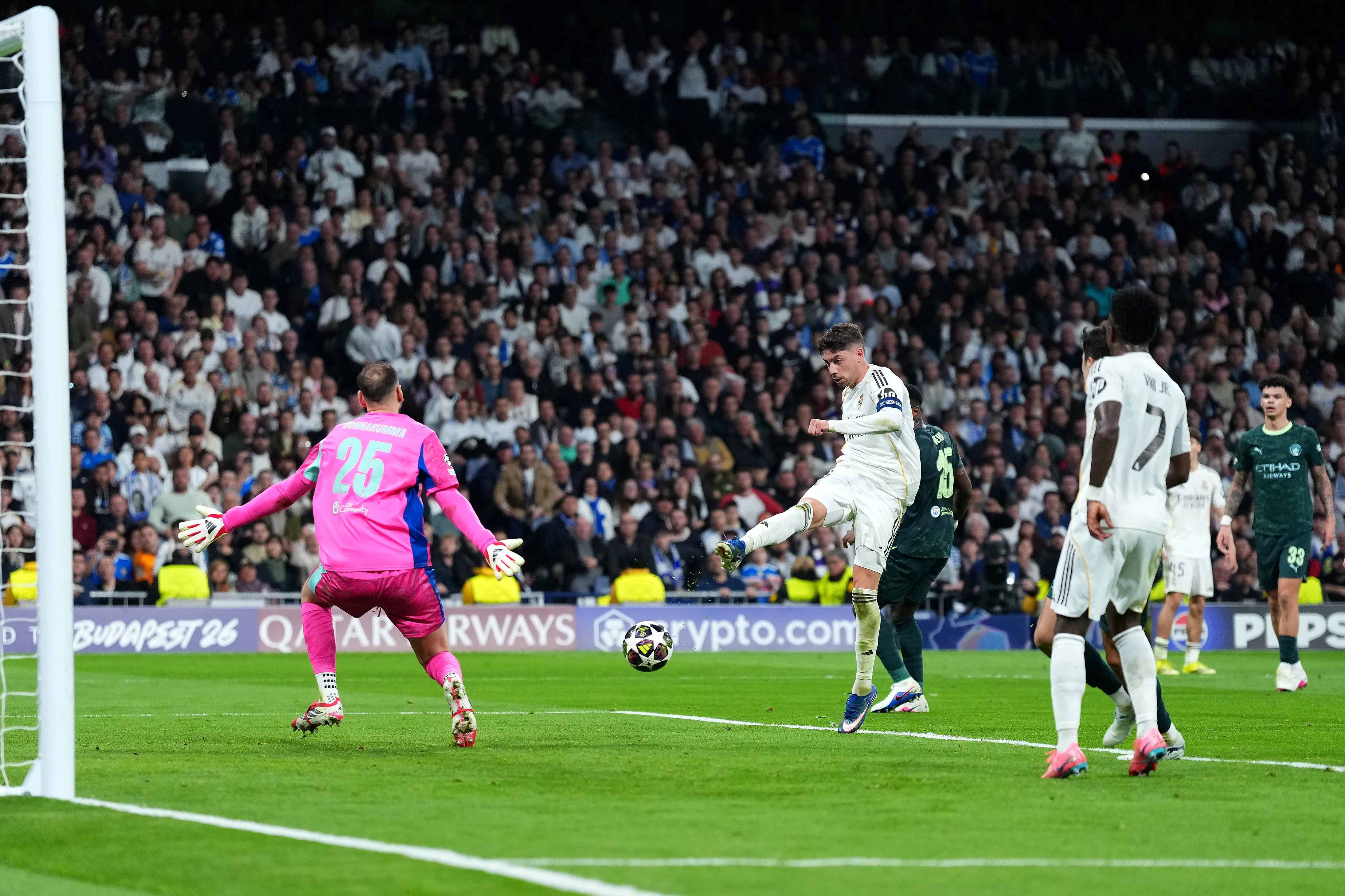 Federico Valverde lideró el triunfo del Real Madrid ante Manchester City en Champions League. Foto: Getty Images.