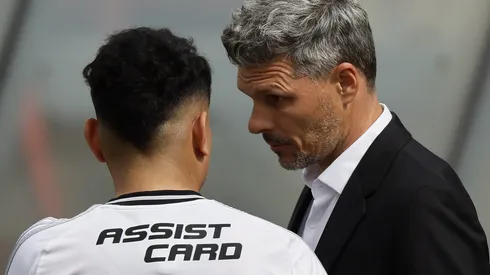 Fernando Ortiz espera por un jugador para la segunda rueda de Colo Colo.
