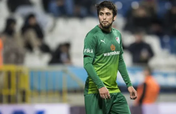 Cristóbal Jorquera jugó 80 partidos en el Bursaspor de Turquía. (Getty Images).
