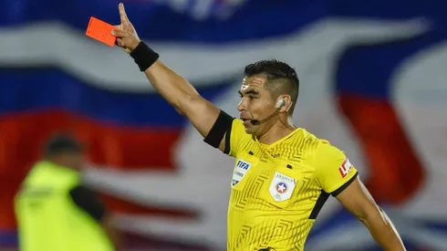 José Cabero pasa al VAR tras su polémica con U. de Chile
