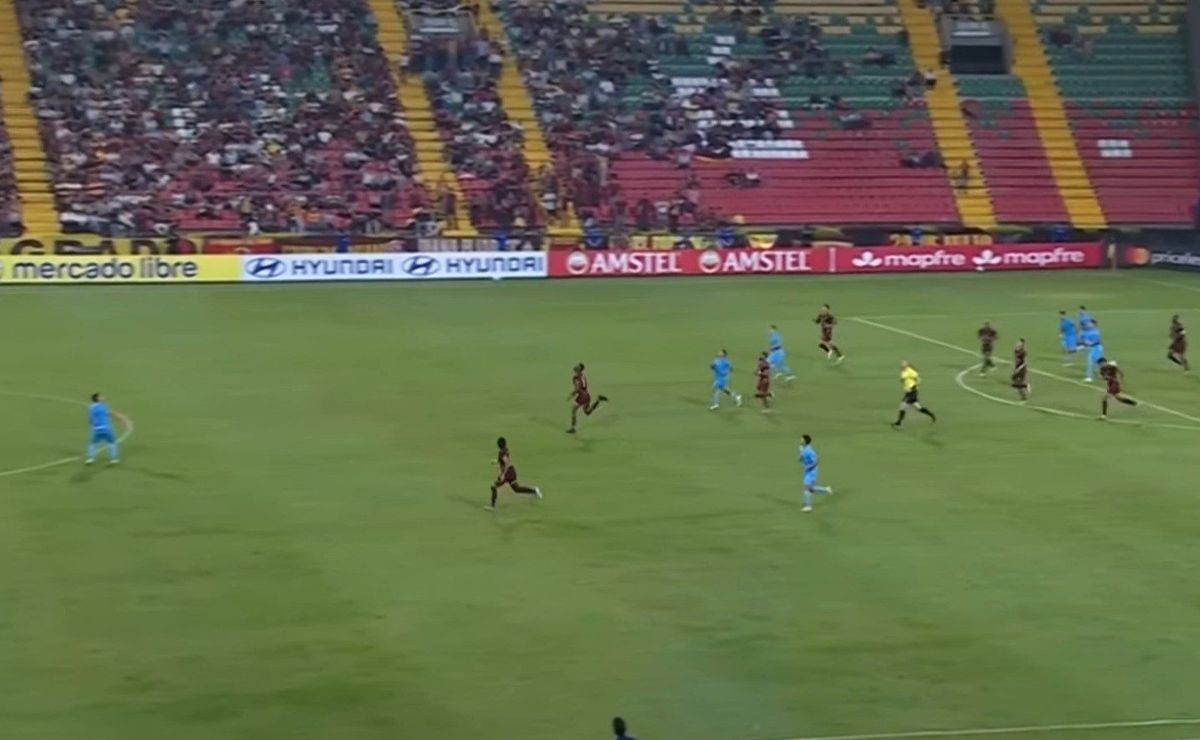 Peric regala el consejo más insólito que debió hacer O’Higgins: “Agárrala con la mano”