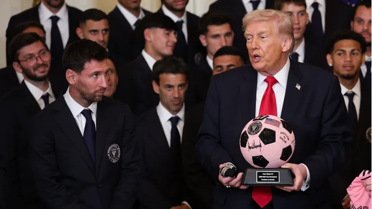 Trump enciende la polémica en el fútbol.