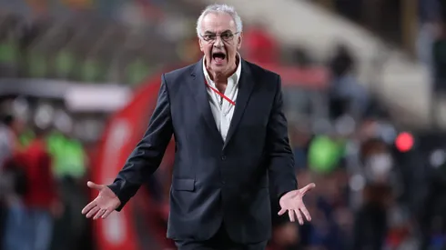 Jorge Fossati se acerca a la U.
