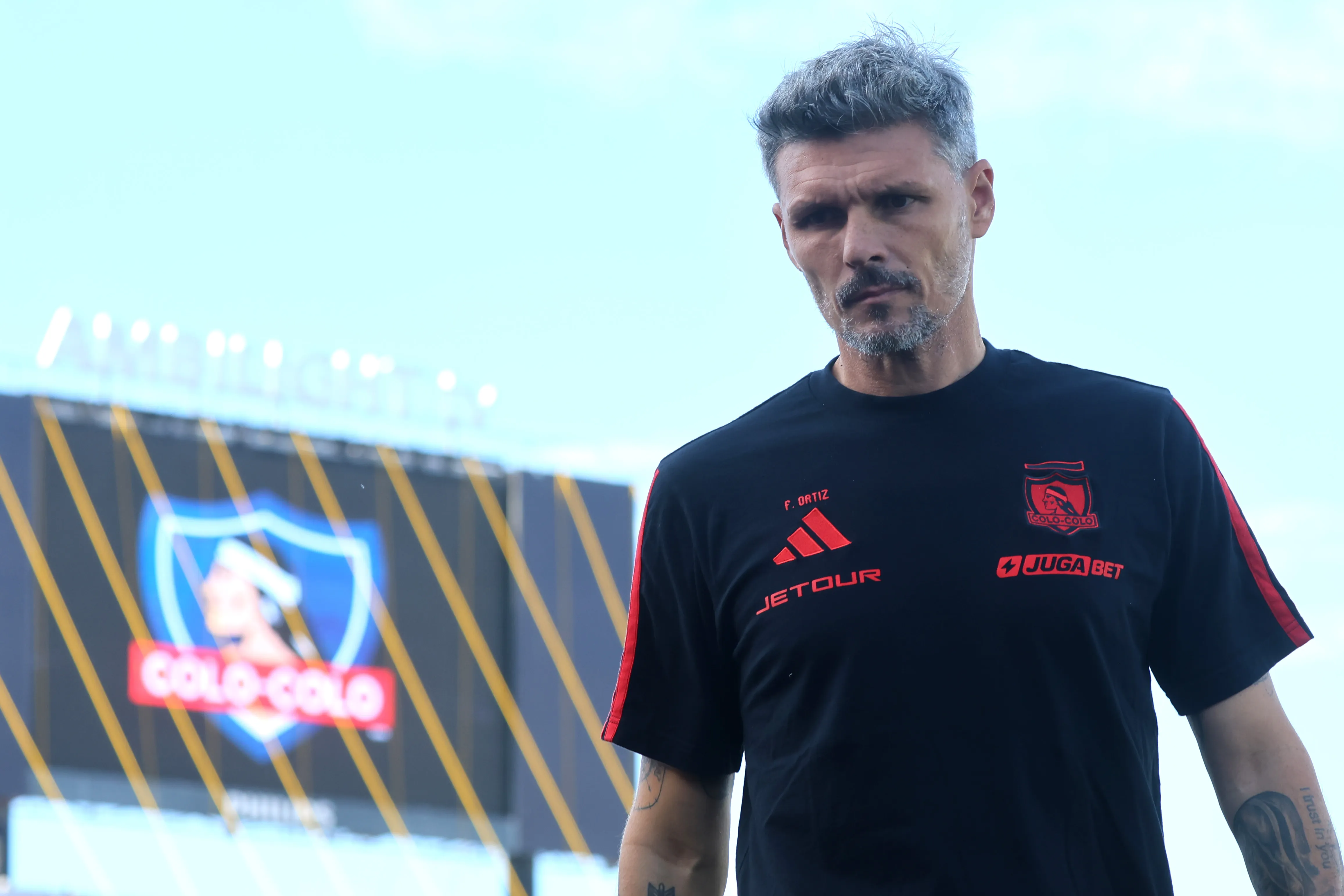 Fernando Ortiz le dio la vuelta a las dudas que mostró y hoy tiene a Colo Colo en lo más alto del fútbol chileno. Foto: Photosport.