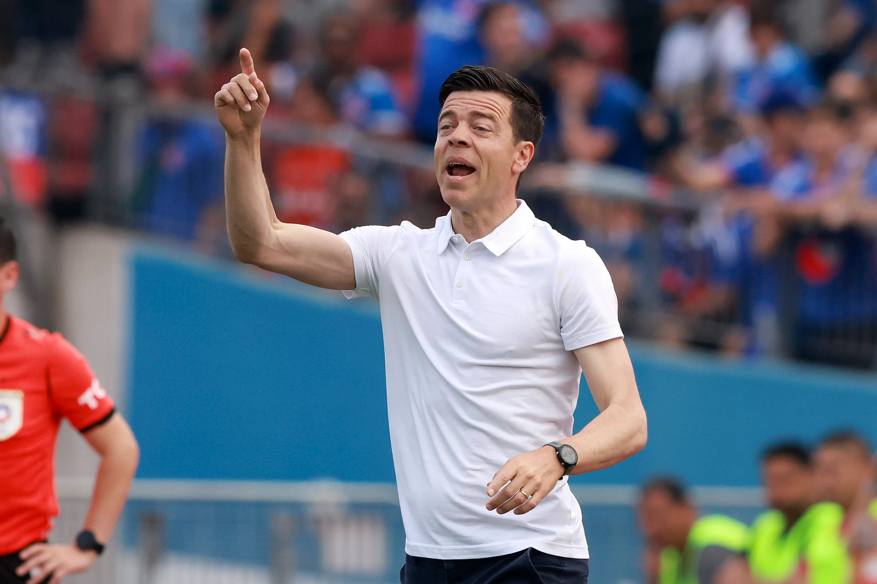 Solari dirigiendo en Ñuñoa, al mando de Everton /Photosport