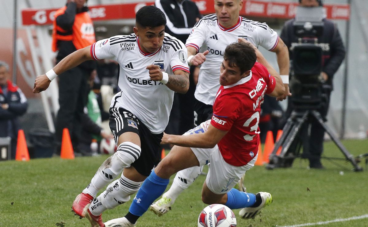 Jordhy Thompson reacciona con aplausos a video que lo pide de vuelta en Colo Colo