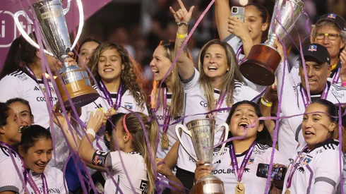 Futbol, Colo Colo vs Universidad de Chile. Final, campeonato Nacional Femenino 2024. Las jugadoras de Colo Colo celebran celebran con la copa el triunfo contra Universidad de Chile tras el partido disputado en el estadio Bicentenario de La Florida.