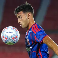 Felipe Salomoni mira la puerta de salida de U. de Chile