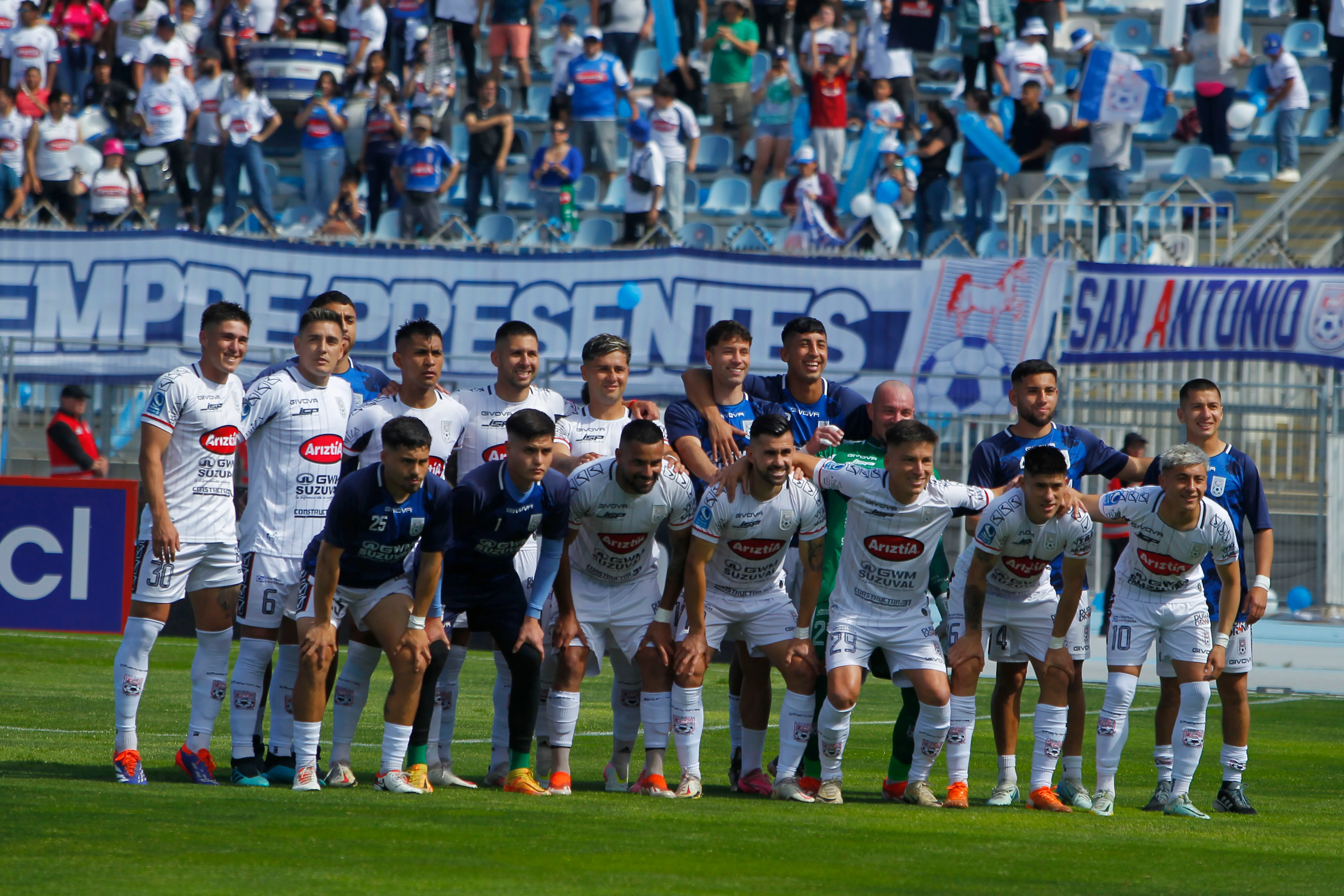 Deportes Melipilla se quedó sin competencia para jugar en el fútbol chileno para esta temporada 2026. | Foto: Photosport.