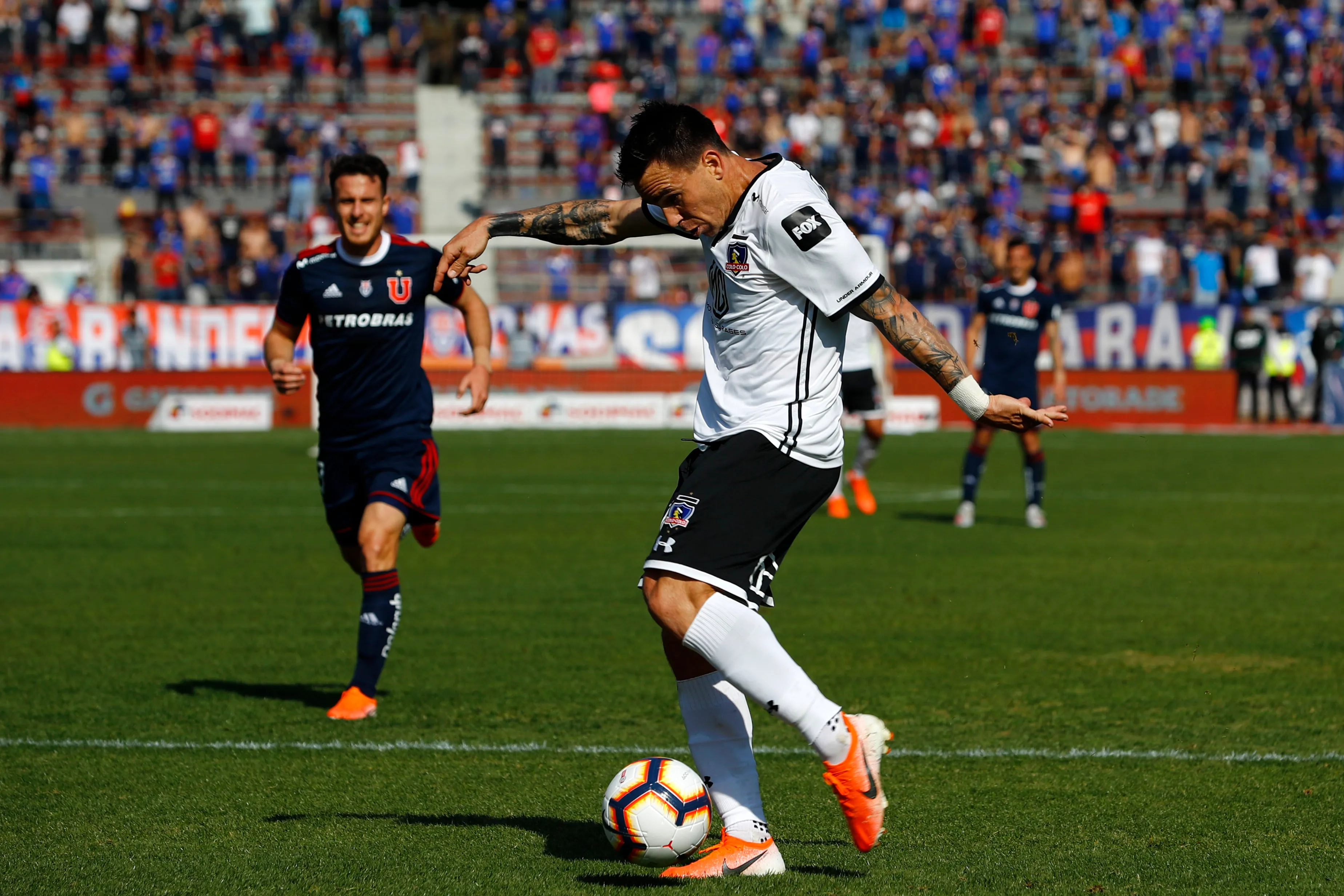 Pablo Mouche le marcó un gol a U. de Chile en 2019. Imagen: Photosport