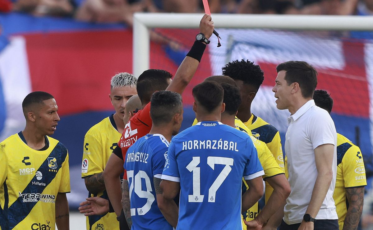 “Farsante”: vapulean a un candidato a DT para la Universidad de Chile