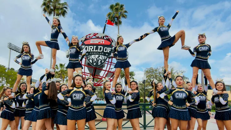 Tras coronarse en Cheer Challenge Chile 2025, la selección de cheerleaders del Colegio Mayor Peñalolén competirá este fin de semana en Orlando, Florida.