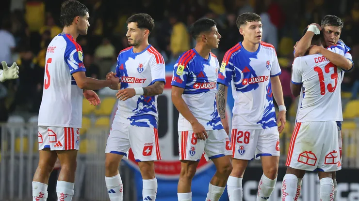 Jhon Cortés (número 13) debutó en la U.