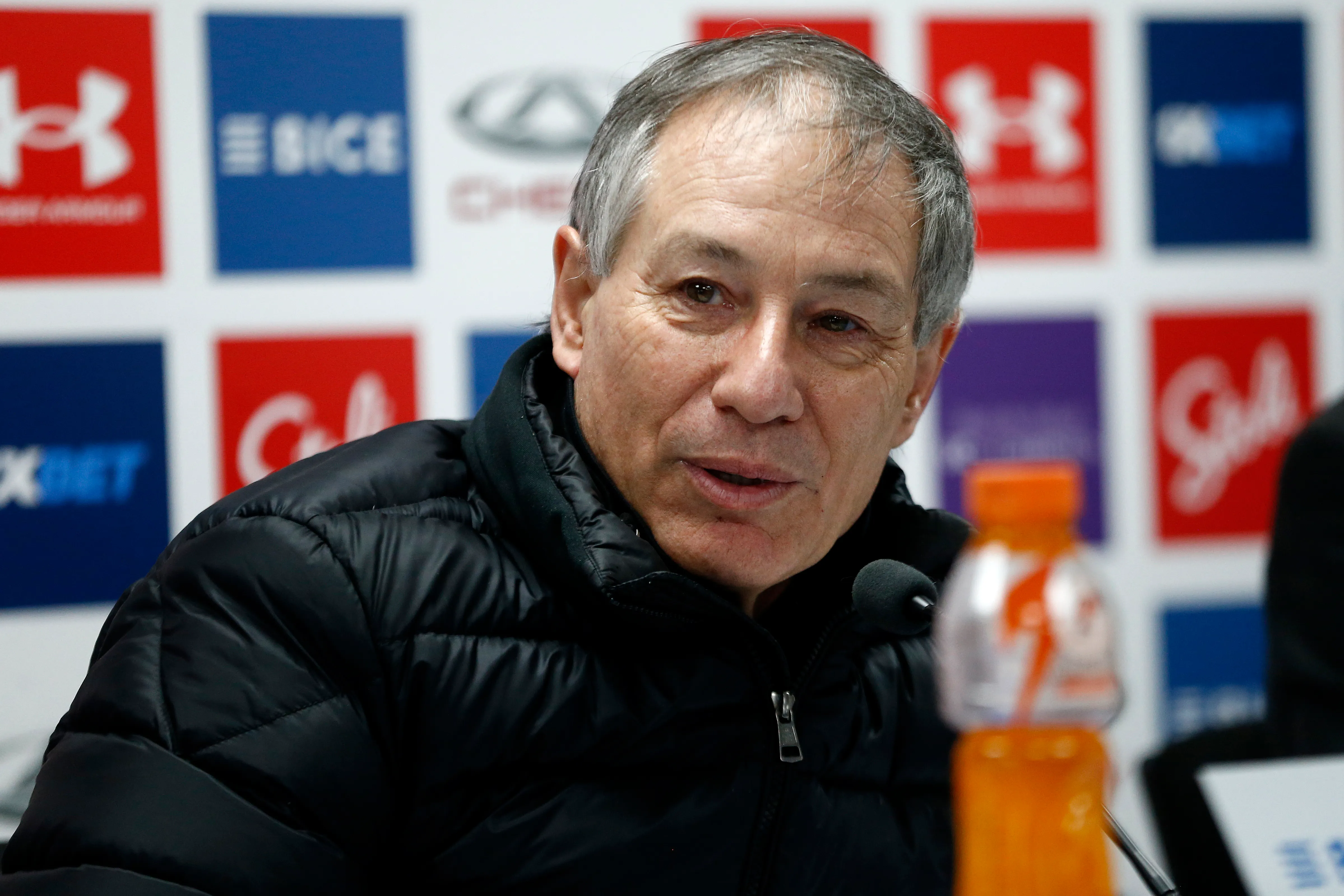 Ariel Holan suena en la U/Photosport