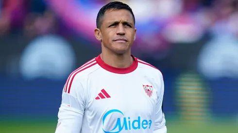 Alexis emociona al Barcelona en su regreso al Sevilla.