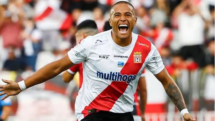 Leandro Benegas celebró así su gol ante los Piducanos en la reapertura del estadio La Granja.