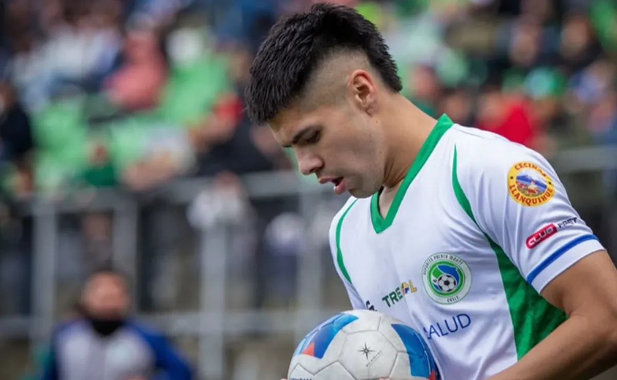 Cristóbal Vargas busca más minutos en líder Puerto Montt