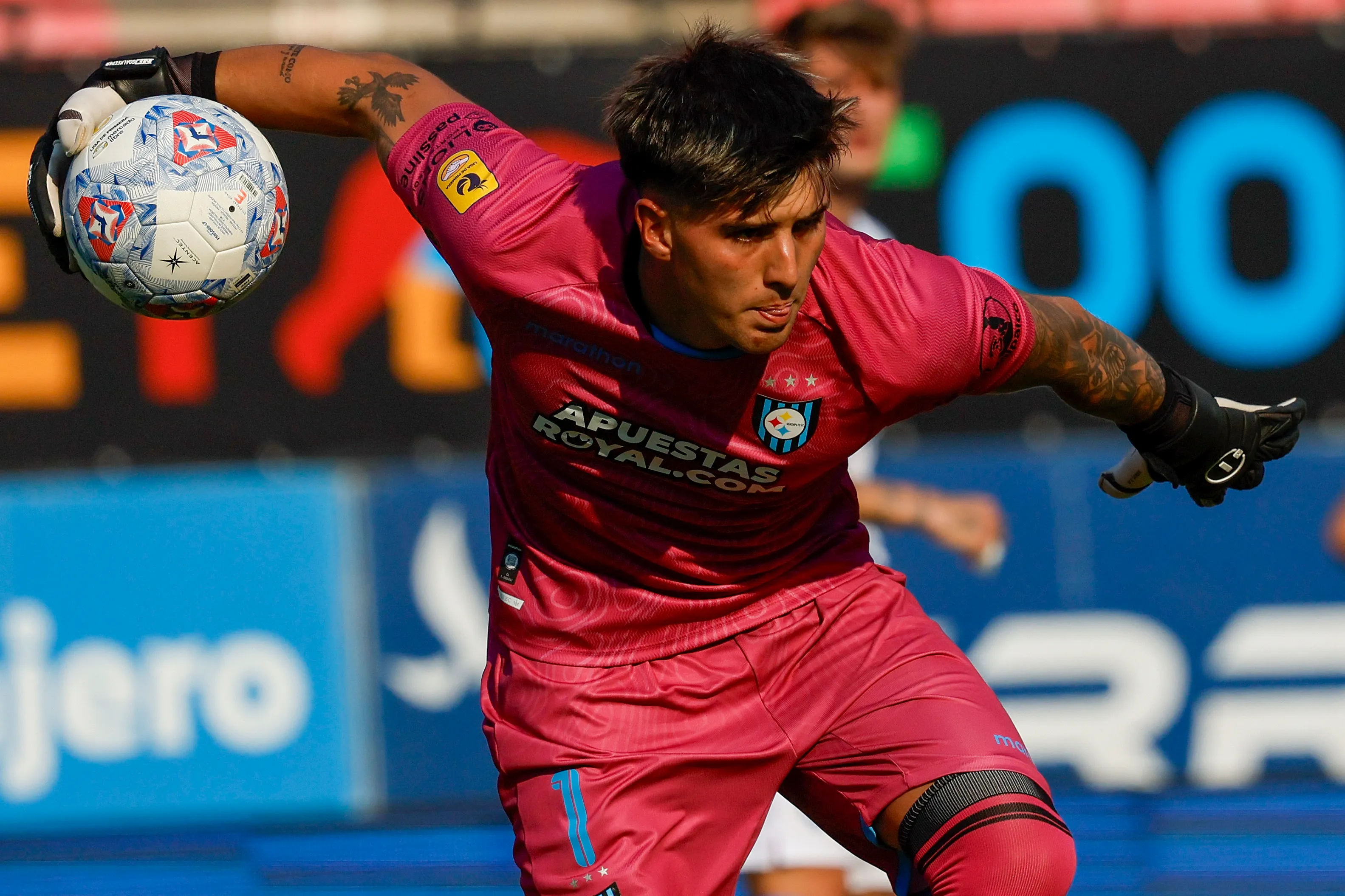 Sebastián Mella mide un metro 85 centímetros y es representado por Vibra Fútbol, la agencia de Fernando Felicevich. (Andres Pina/Photosport).
