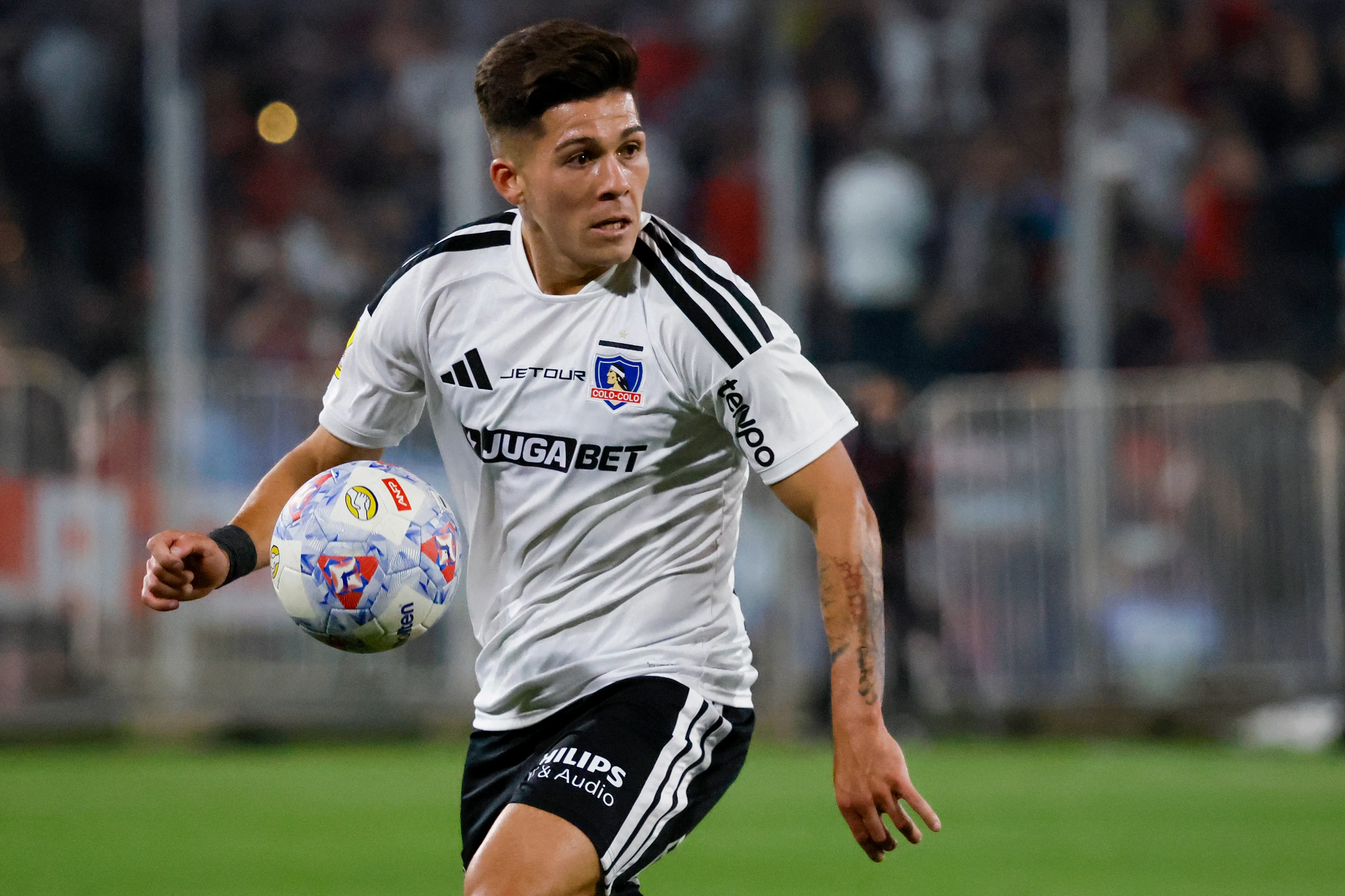 Felipe Méndez es fijo en Colo Colo. Foto: Andres Pina/Photosport