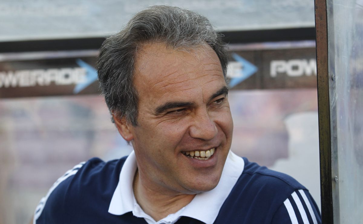 Los detalles del llamado de U de Chile a Lasarte: sumaría a Victorino y Conde a su cuerpo técnico