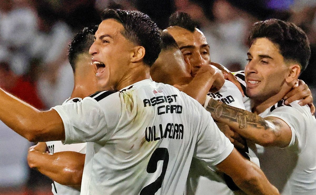 Experto elige a los dos mejores jugadores de Colo Colo en el triunfo sobre Huachipato: “Le dieron…”