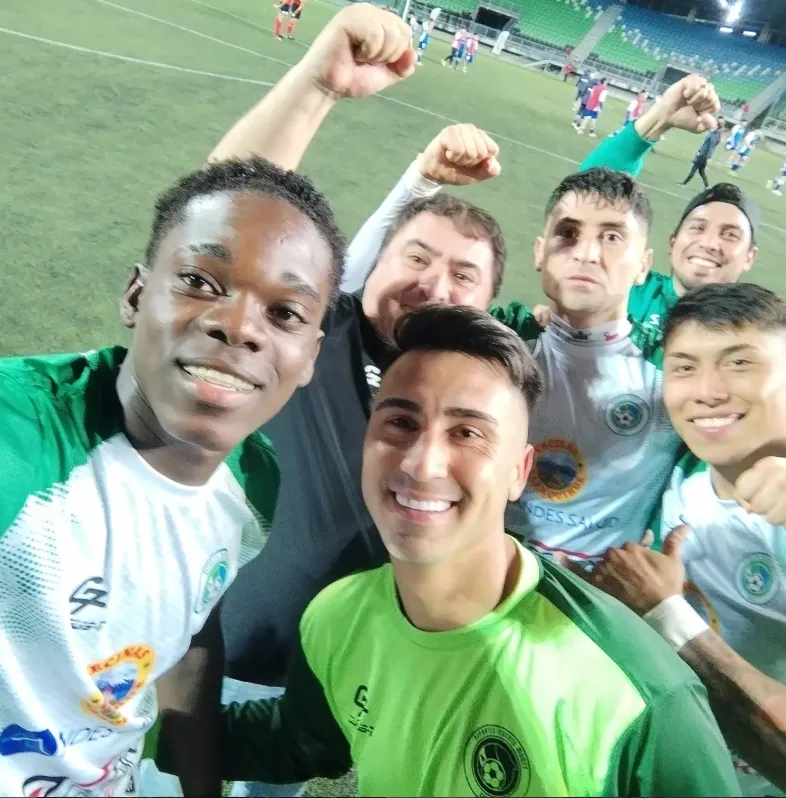 Deportes Puerto Montt tiene puntaje ideal en la Primera B. (Foto: @DMPChile).