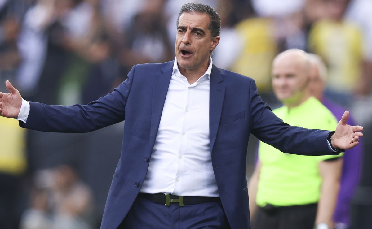 No será azul: Renato Paiva se baja definitivamente de la dirección técnica de U de Chile