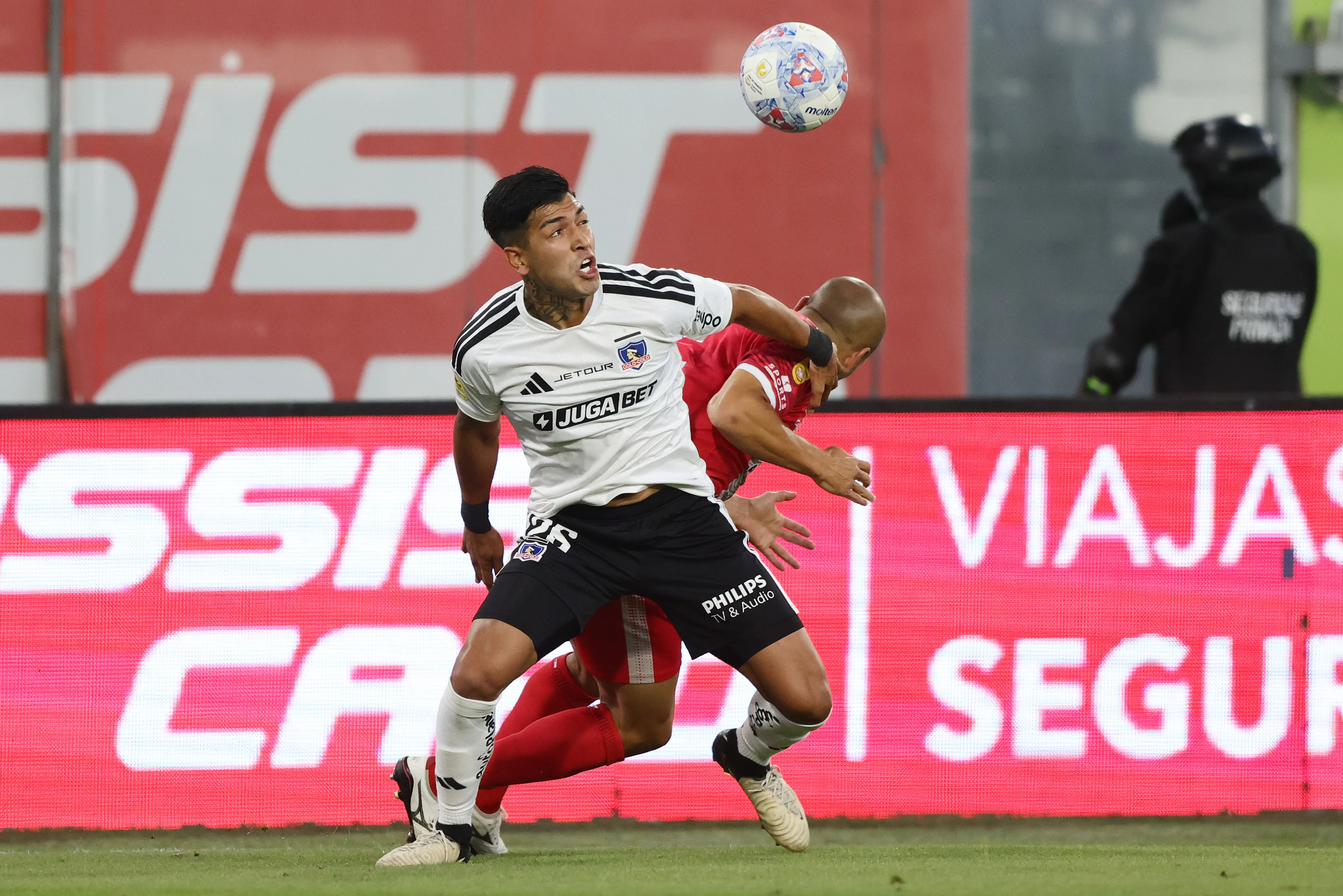 Diego Ulloa fue llamado a Chile a horas de jugar con Colo Colo. Foto: Photosport.