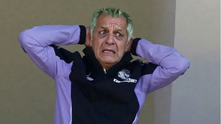 Mosa se molestó con el DT argentino.