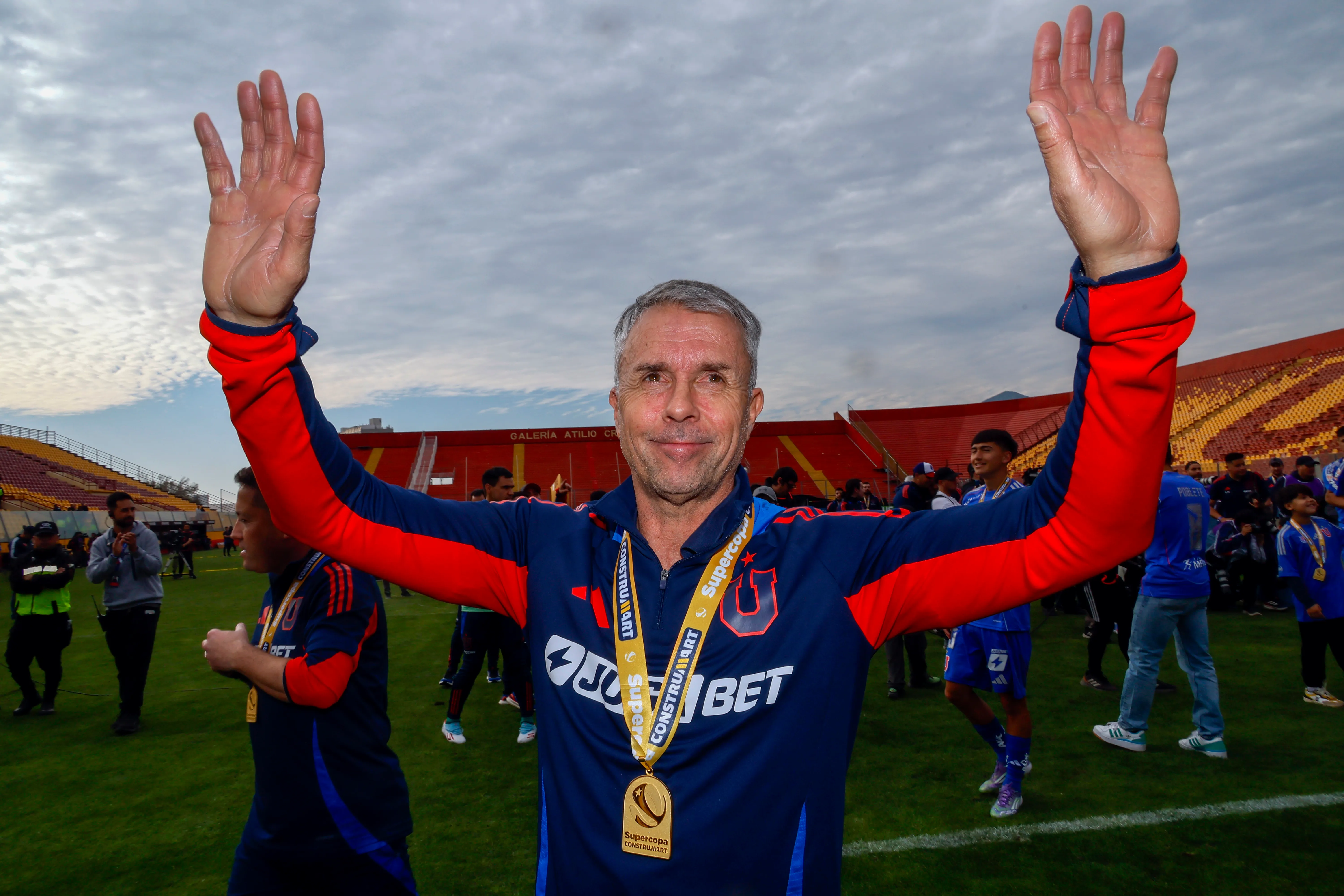 Gustavo Álvarez se ganó el cariño de los hinchas de U. de Chile. Imagen: Photosport