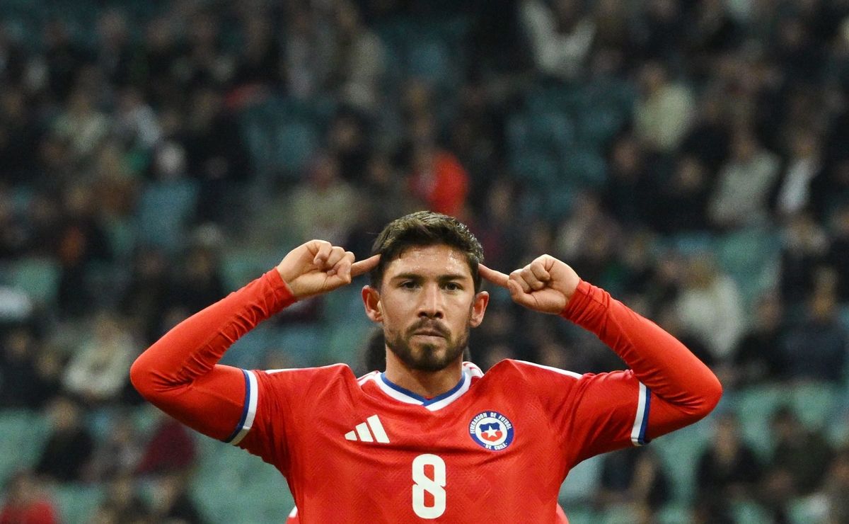 Gustavo Álvarez coquetea con la Roja: entrega la receta para volver a un Mundial