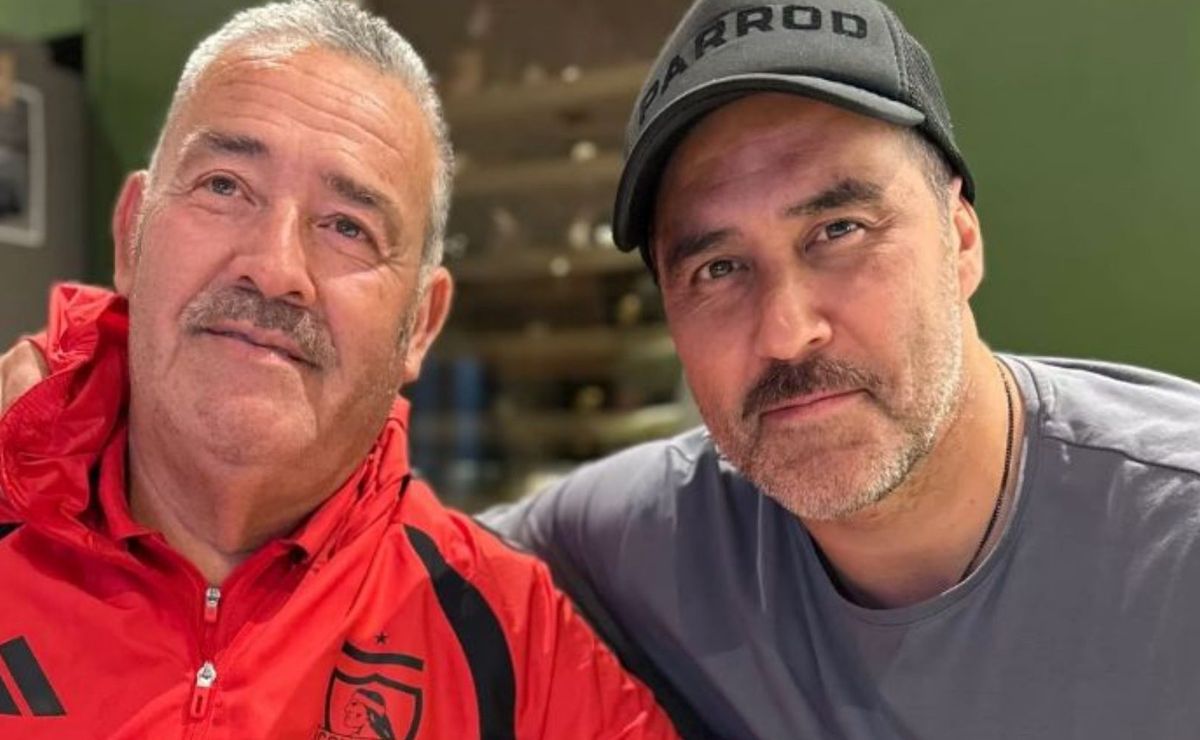 Claudio Bravo no olvida sus raíces en Colo Colo: “Los títulos pasan, las personas marcan”