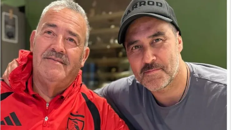 Bravo junto a Luis Muñoz, colaborador histórico de Colo Colo
