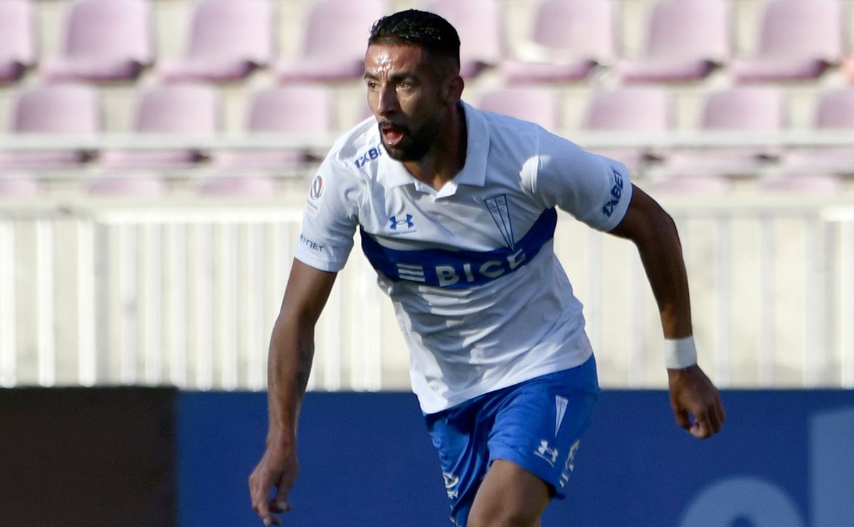 Mauricio Isla se reactiva como fichaje urgente y de emergencia en Universidad Católica