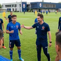 Jugador de la U se enteró de Gago en plena conferencia
