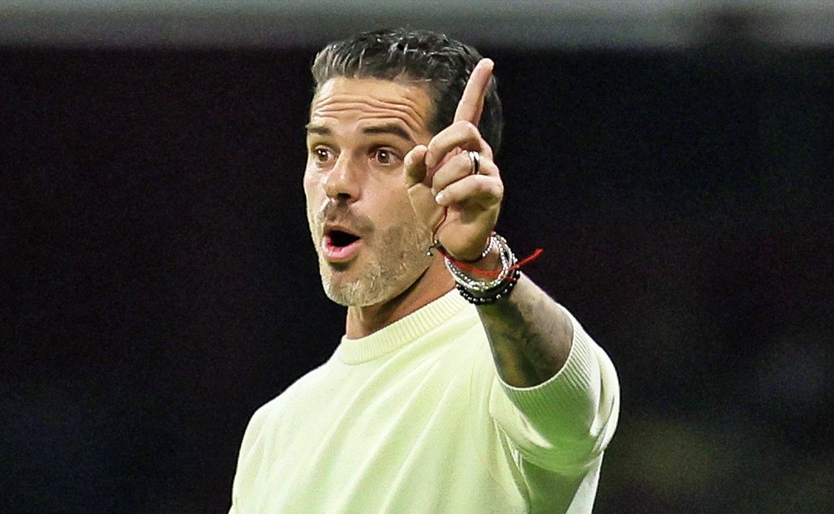 Ojo U de Chile: La polémica de Gago con la casa que arrendó en México como DT del Chivas