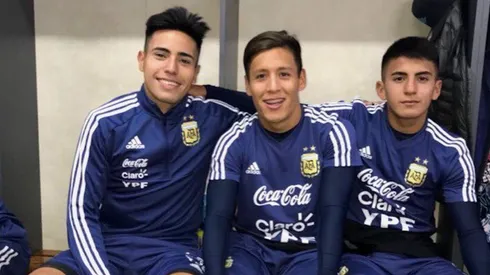 Nazareno Romero (al medio) será nuevo refuerzo de Santa Cruz