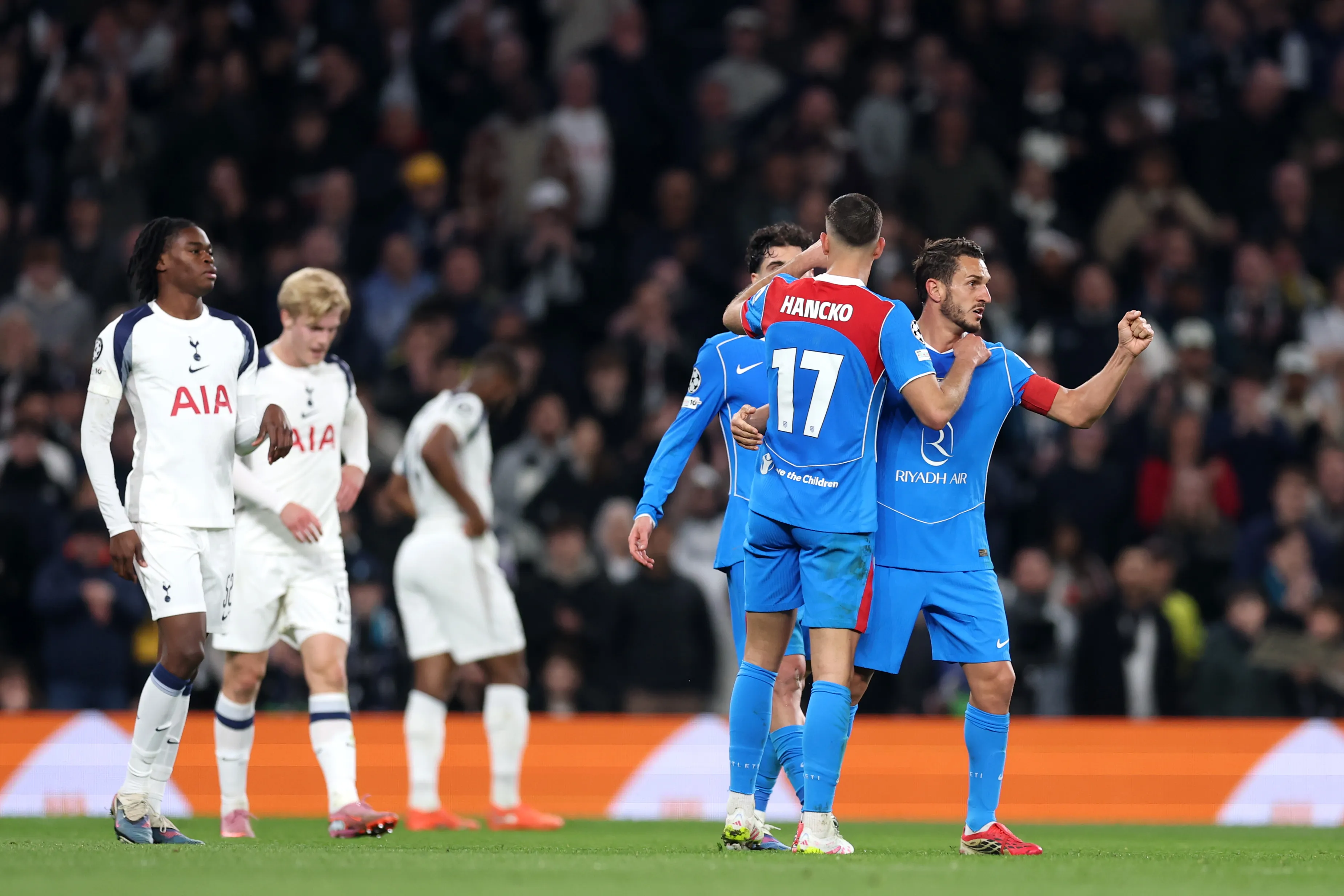 Si bien Barcelona, Liverpool y Bayern avanzaron ganando, el Atlético de Madrid cayó con el Tottenham pero le alcanzó con lo hecho en la ida para seguir vivos en Champions. Foto: Getty Images.
