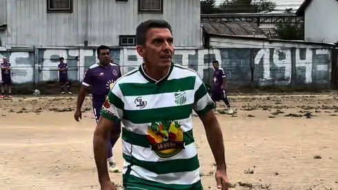 El alcalde Benavente juega en el fútbol amateur de Chillán