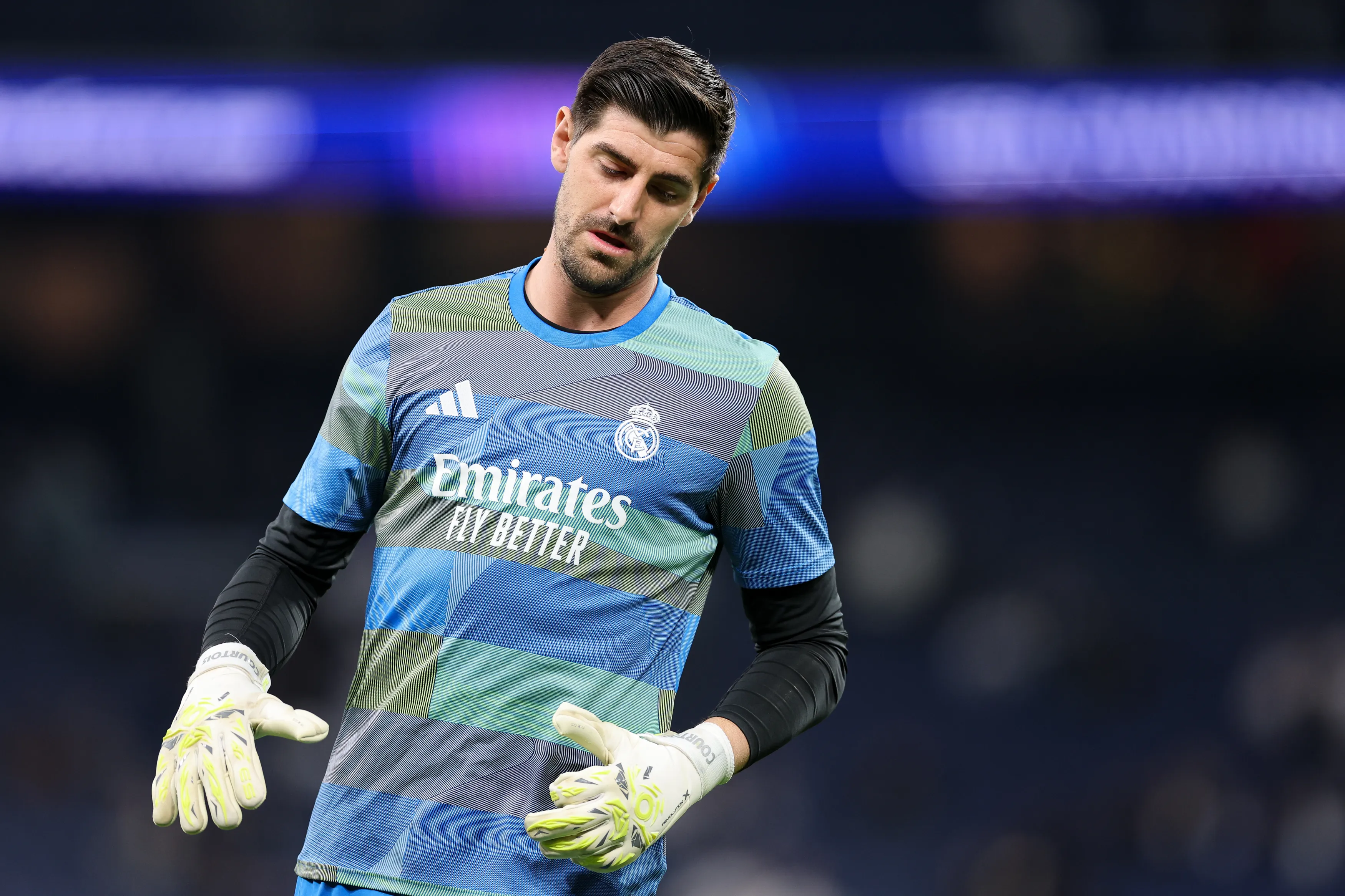 Thibaut Courtois estará al margen por seis semanas en el Real Madrid. | Foto: Getty Images.