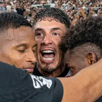 Un ex Colo Colo saca la maña en Brasil: "¡No vayan, quédense aquí!"