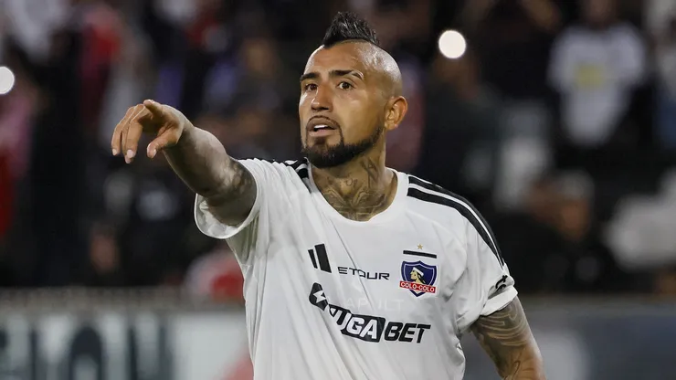Buenas noticias: Vidal de alta en Colo Colo.