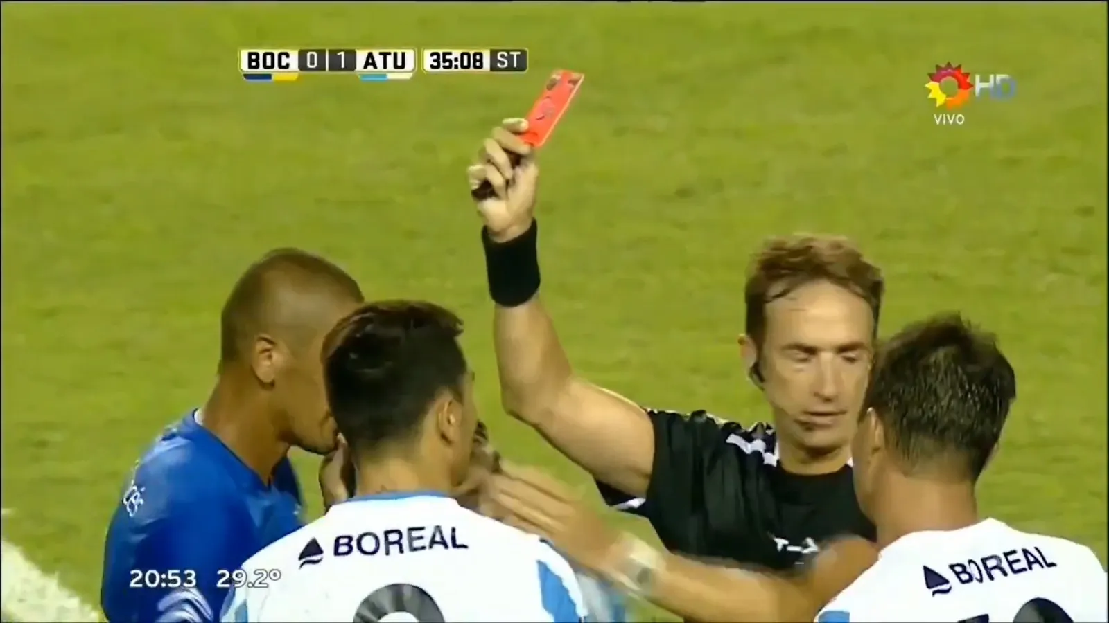 Federico Beligoy le sacó la roja a Zampedri. (Captura).