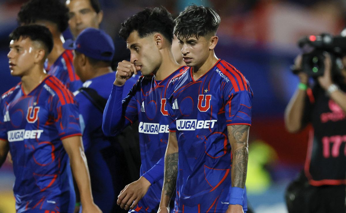 Escándalo en U. de Chile: dirigencia impone titularidad de jugador y desata molestia interna